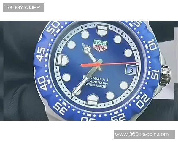 足坛巨星赛场外风采揭秘他们钟爱的奢华腕表与独特品味